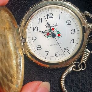 Cariole pocket watch